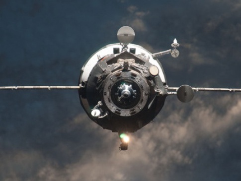 Росіяни матимуть подарунок на 9 травня — впаде їхній космічний корабель