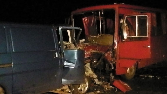 На Полтавщині автобус з демобілізованими потрапив у смертельну ДТП