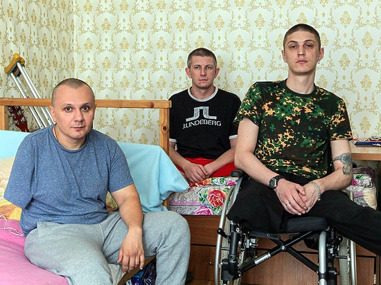 Скалічені бойовики масово оформлюють соцдопомоги від України