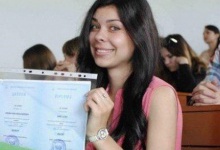 Терористи «ДНР» випускникам видали «туалетні» дипломи — на папері А-4