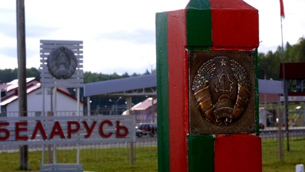 Лукашенко розпорядився запровадити платні електронні черги на кордоні