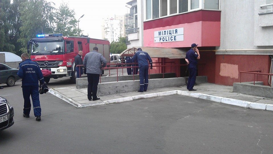 У Львові теракти під двома відділками міліції