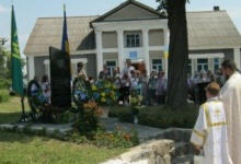 Встановили пам’ятник загиблому в АТО односельцю