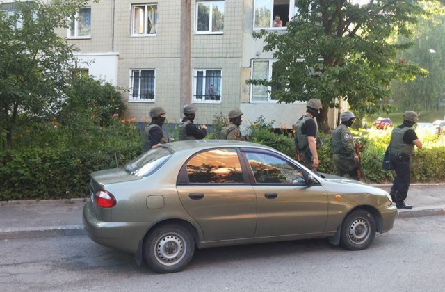 У Львові кавказці захопили заручницю — квартиру з бандитами взяли штурмом