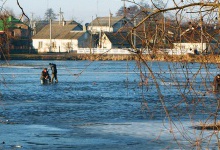 Річку рятують рибалки