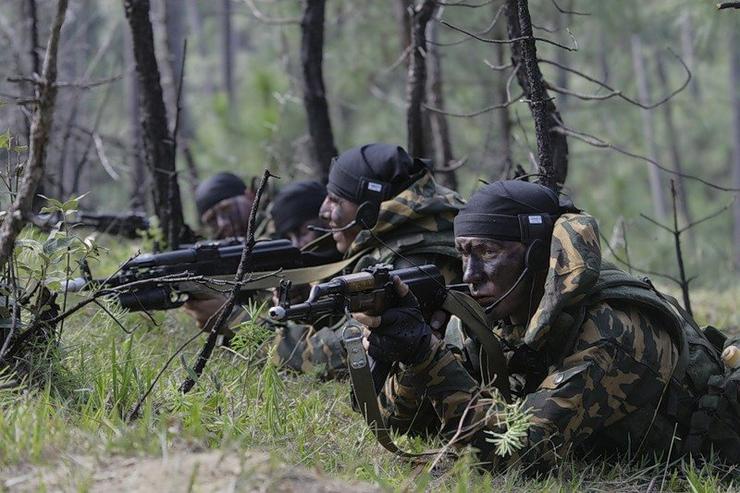 Росія провела на Донбасі ротацію спецназу ГРУ і надіслала додатково 800 військових