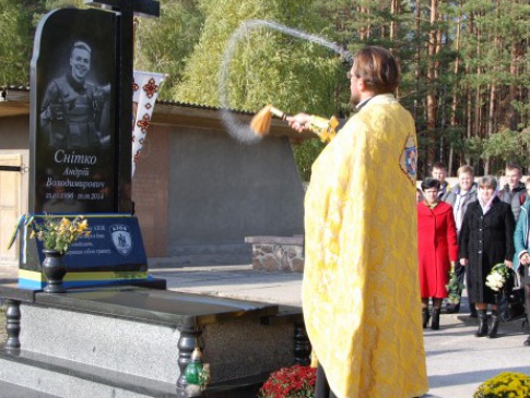 Освятили пам’ятник 18-річному бійцю-сироті з Волині, який грудьми ліг на гранату і врятував друзів
