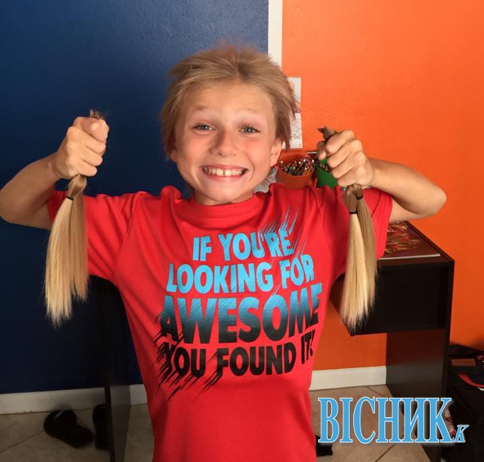 Хлопчик два роки відрощував волосся, щоб віддати його на перуки для онкохворих дівчаток