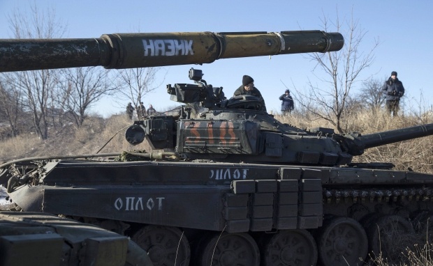 Бойовики обстріляли українські позиції навколо ДАПу, говорять про застосування танків