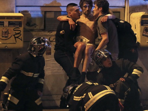 У Парижі терористи встигли вбити ще близько сотні заручників