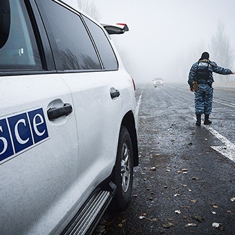 Бойовики «ДНР» обшукали і відібрали документи у спостерігачів ОБСЄ