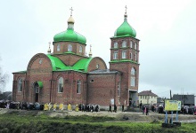 У Ратному куполами засяяв український собор