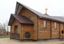 Під Луцьком почала функціонувати перевезена з обласного центру дерев’яна церква