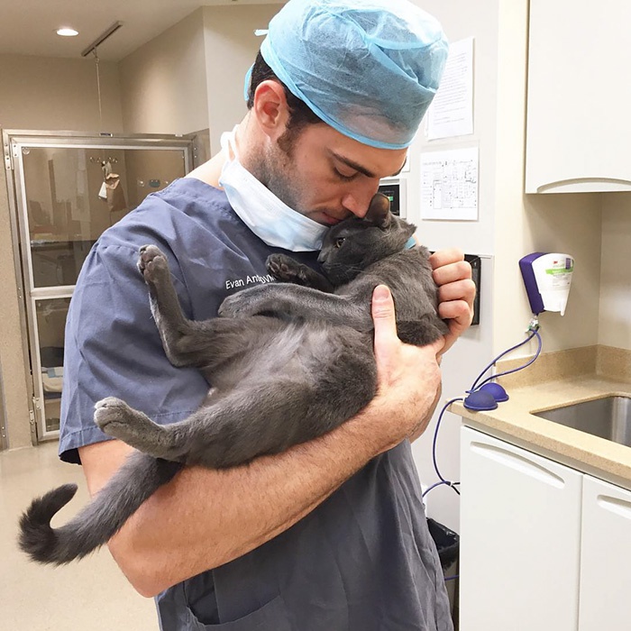 «Найгарячіший» ветеринарний лікар живе в Каліфорнії