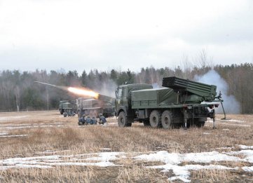 Білорусь стягнула артилерію і ракетні війська до кордону з Україною
