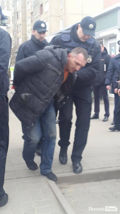 У Луцьку білорус після вживання коноплі прийшов з гранатою у банк і погрожував усіх підірвати
