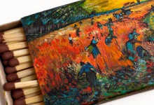 Малює картини Ван Гога на сірникових коробках