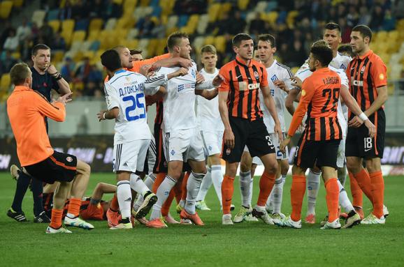 У матчі без турнірного сенсу побилися футболісти «Шахтаря» і «Динамо»