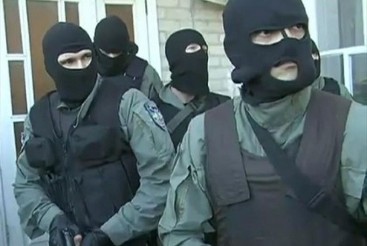 У Криму поліція намагалася затримати у мечеті одразу близько сотні татар