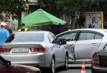 Аварія в Луцьку: «Хонда» зім’яла бік «Тойоти»