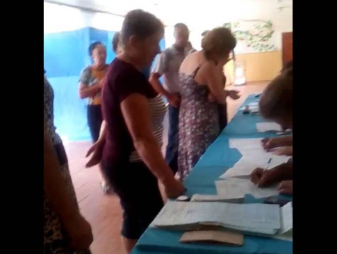 «Тут усі свої» — «майстер клас» по голосуванню без паспортів від волинської ДВК
