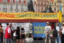 Українські майданівці Праги зібрали кошти на операційний стіл для луцького госпіталю