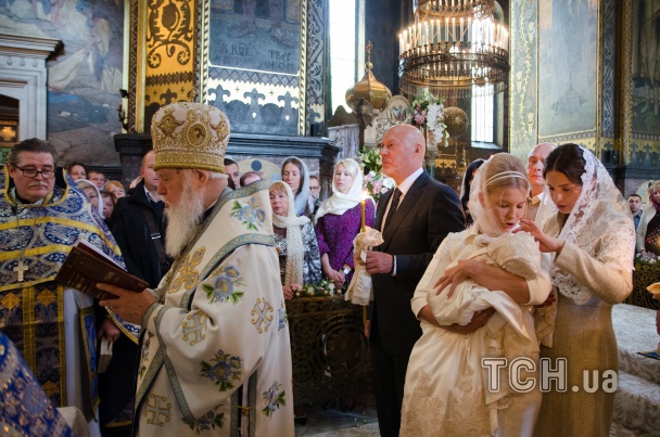 Тимошенко відзначила пишне таїнство хрещення для своєї онуки. ФОТО