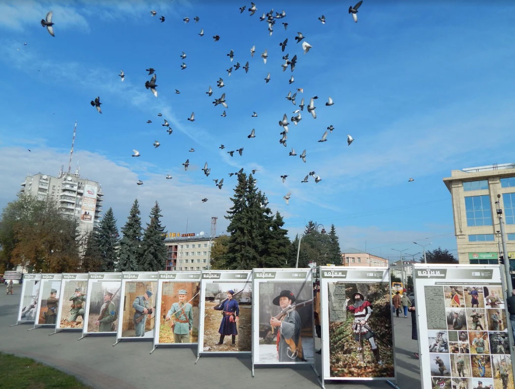 У центрі Луцька — виставка про історію українського війська