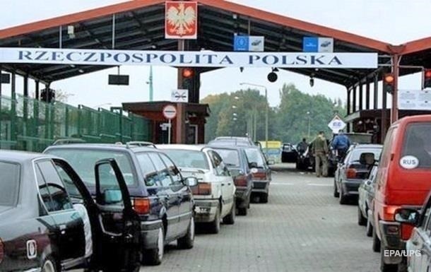 На кордоні з Польщею скупчилися понад тисячу авто
