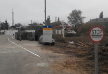Бойовики обстріляли контрольний пункт — згоріли два цивільні авто
