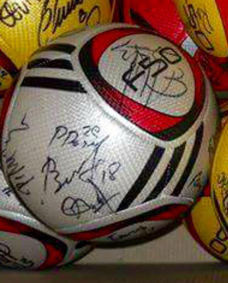 У волинської волонтерки вкрали м’яч з автографами гравців «Дніпра», який призначався дитині загиблого в АТО