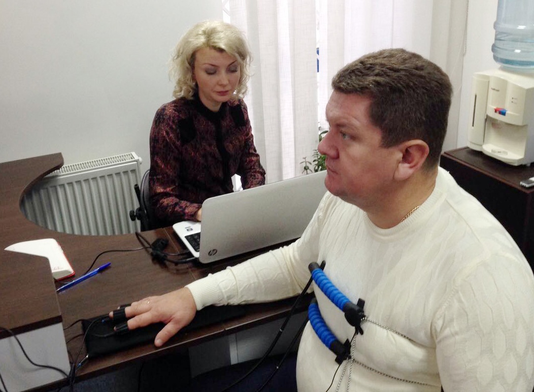 Депутат Волинської обласної ради пройшов «детектор брехні», щоб показати приклад політикам і чиновникам