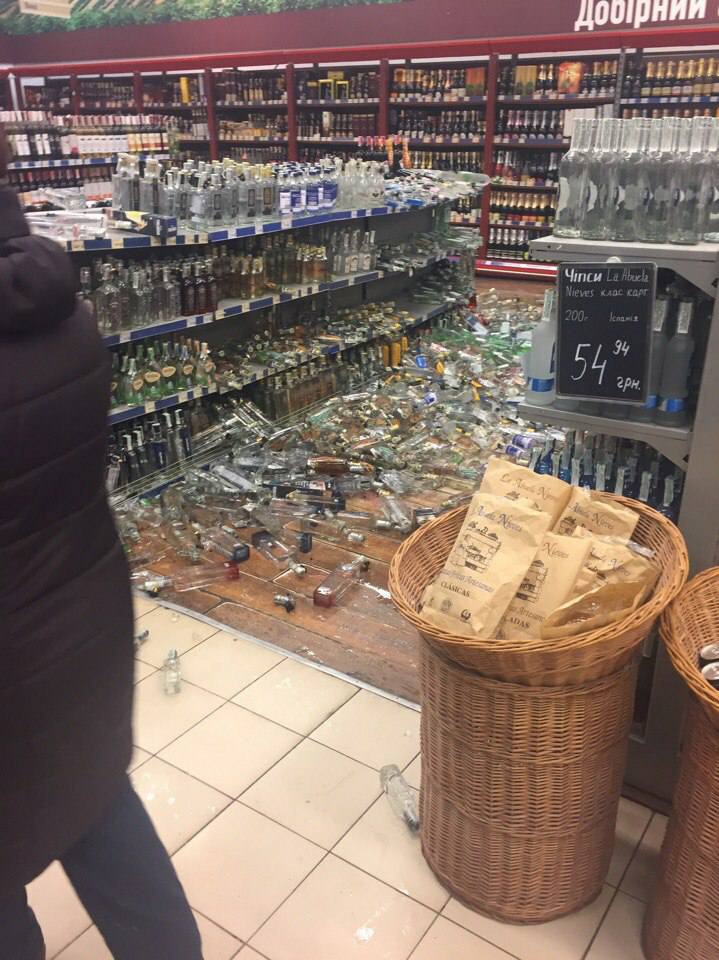 У тернопільскому «Сільпо» обвалилися полиці зі спиртним
