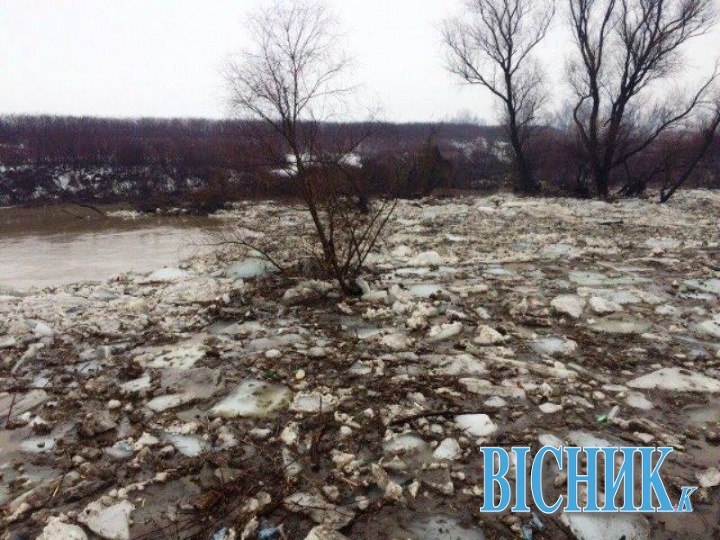 Вода в річці Латориця сягнула рівня руйнівного паводка 2001 року