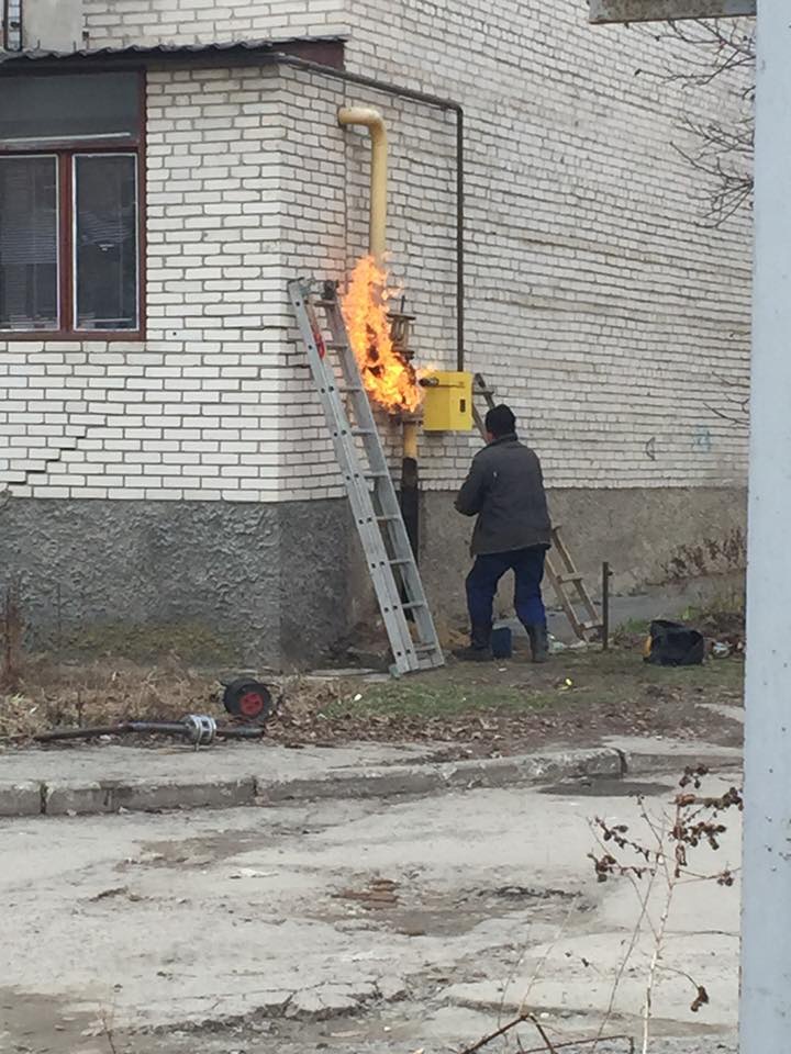 У Луцьку під час монтажу загорівся загальнобудинковий лічильник на газ