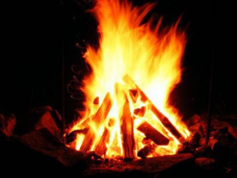 Згорів біля «пасхального» вогнища