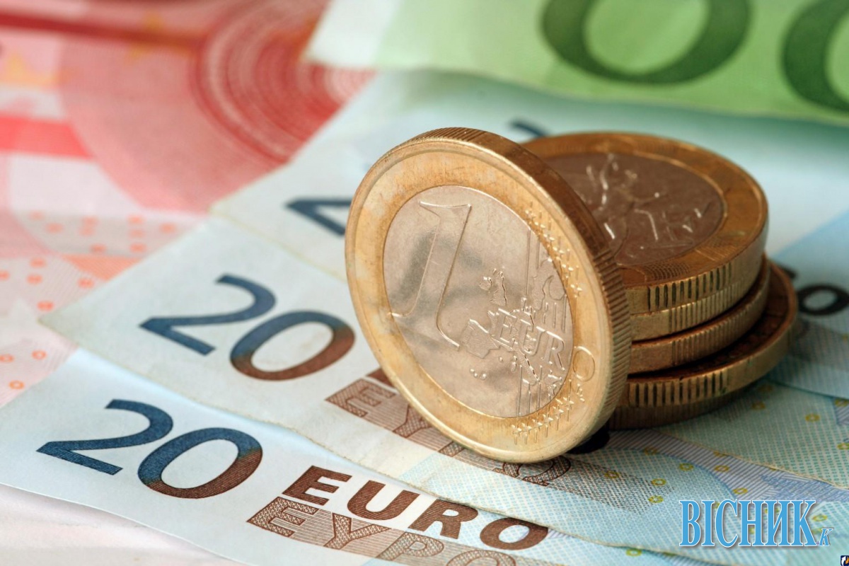 Курс євро після результатів виборів у Франції пішов уверх