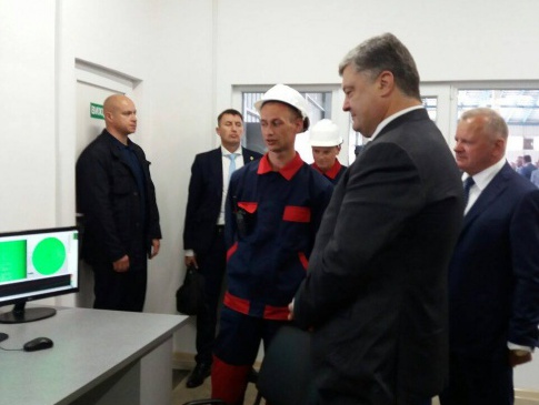 На Волині Порошенко офіційно відкрив один з найбільших насіннєвих заводів України