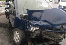 Під час аварії у Луцьку один з водіїв вилетів з авто