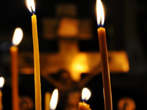 Чому у храмі ми запалюємо свічки?