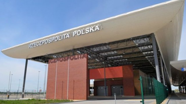 Польща не хоче продовжувати експеримент з пішохідним пунктом пропуску в Угринові