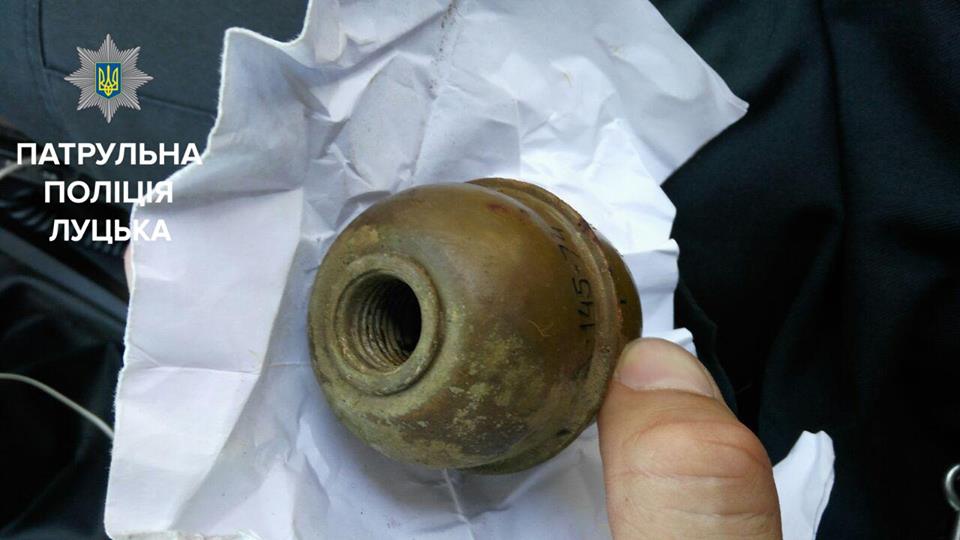 На дні Теремнівського ставка знайшли гранату