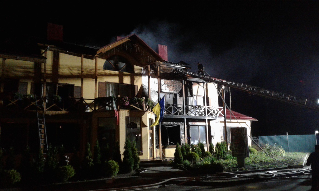 У Луцьку спалили готельно-ресторанний комплекс
