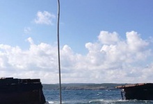 У морі розколовся навпіл турецький корабель, який возив сировину в окупований Крим