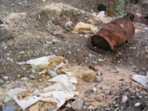 На Волині виявили могильник заборонених радянських хімікатів