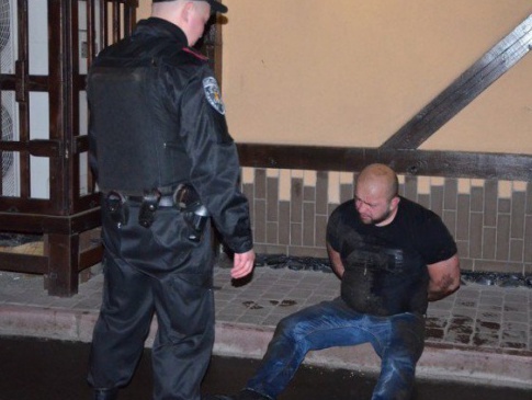 З поліції повторно звільнили поновленого судом на посаді скандального офіцера Волошина
