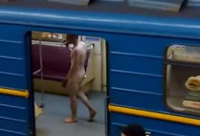 У київському метро ловили нудиста