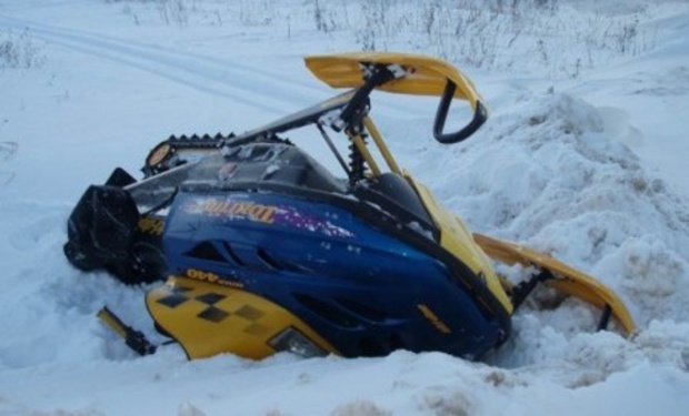 На гірському курорті на Закарпатті п’яний водій снігохода збив двох людей