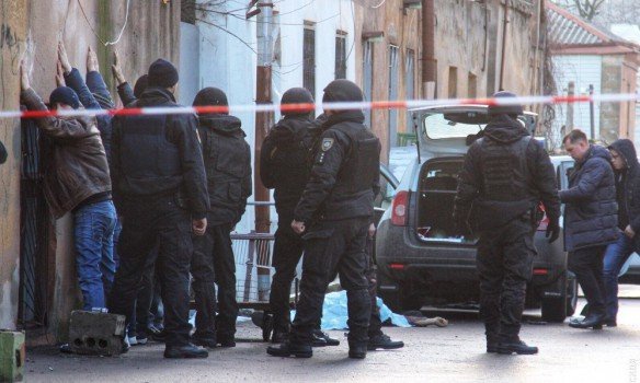 В Одесі під час перестрілки поранили трьох поліцейських