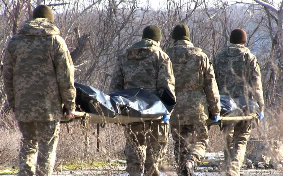 Українські військові передали бойовикам тіла двох громадян РФ